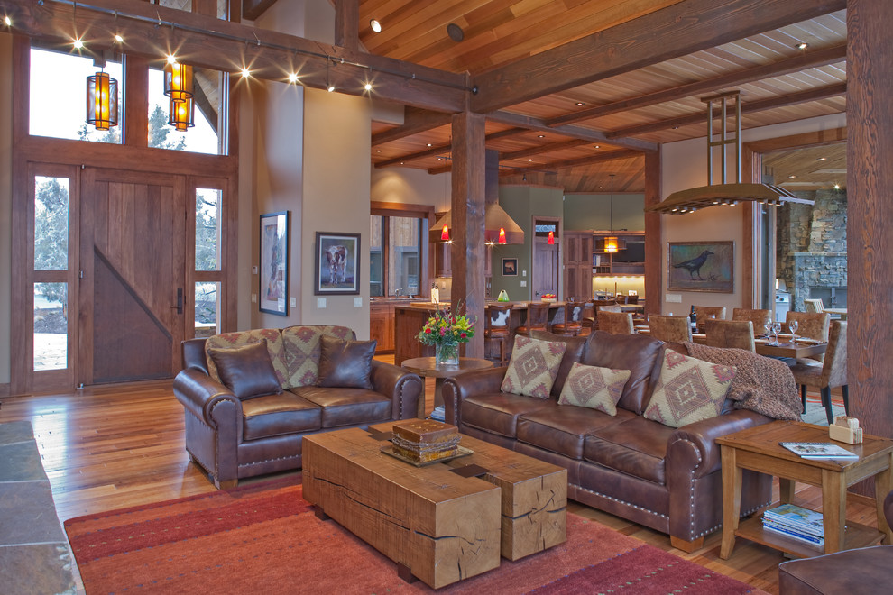 Mountain style living room photo in Portland