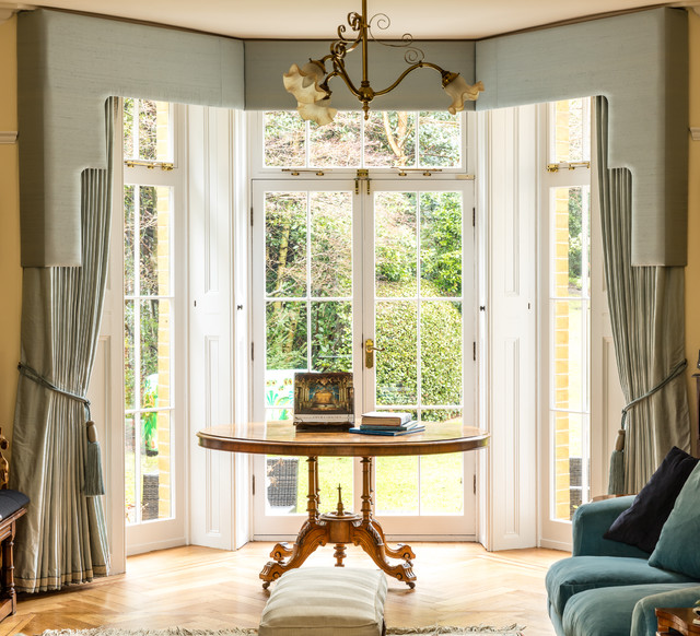 New Projects Traditional Living Room London by Elly Allen