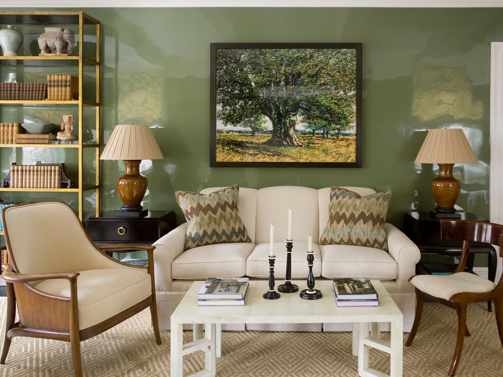 Foto di un grande soggiorno design aperto con pareti verdi e parquet scuro