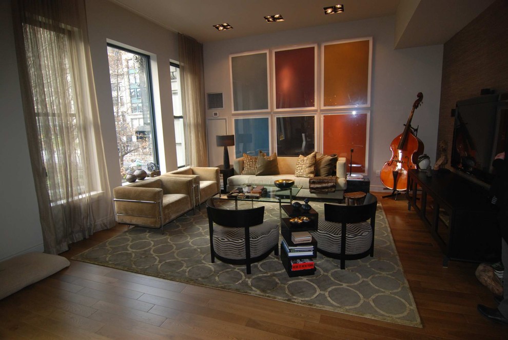 Inspiration for an eclectic living room remodel in Bridgeport