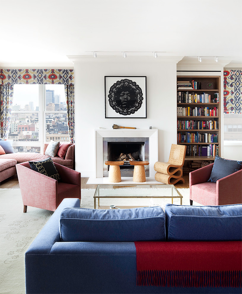 Immagine di un soggiorno design aperto con sala formale, pareti bianche, camino classico e nessuna TV