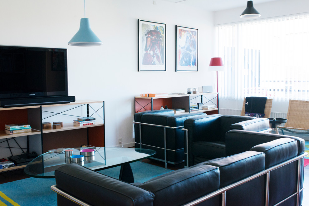 Design ideas for a midcentury living room in Copenhagen.