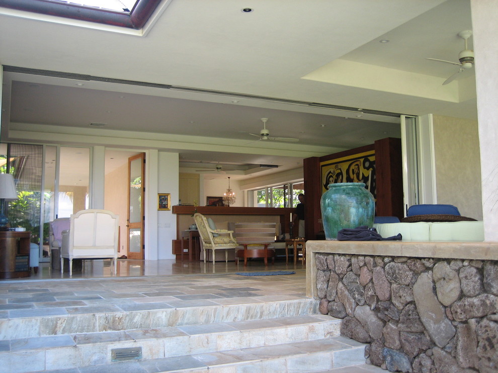 Living room - tropical living room idea in Hawaii