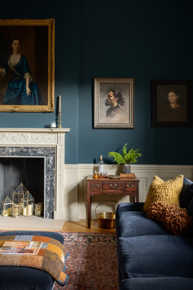Design ideas for a classic living room in Edinburgh.