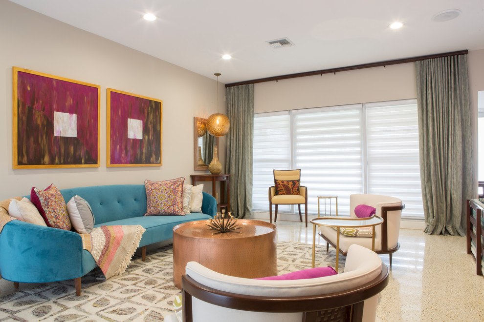 Großes, Repräsentatives, Fernseherloses, Offenes Eklektisches Wohnzimmer ohne Kamin mit lila Wandfarbe, Porzellan-Bodenfliesen und beigem Boden in Miami
