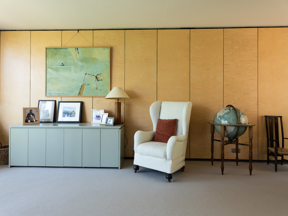 Inspiration for a midcentury living room in London.
