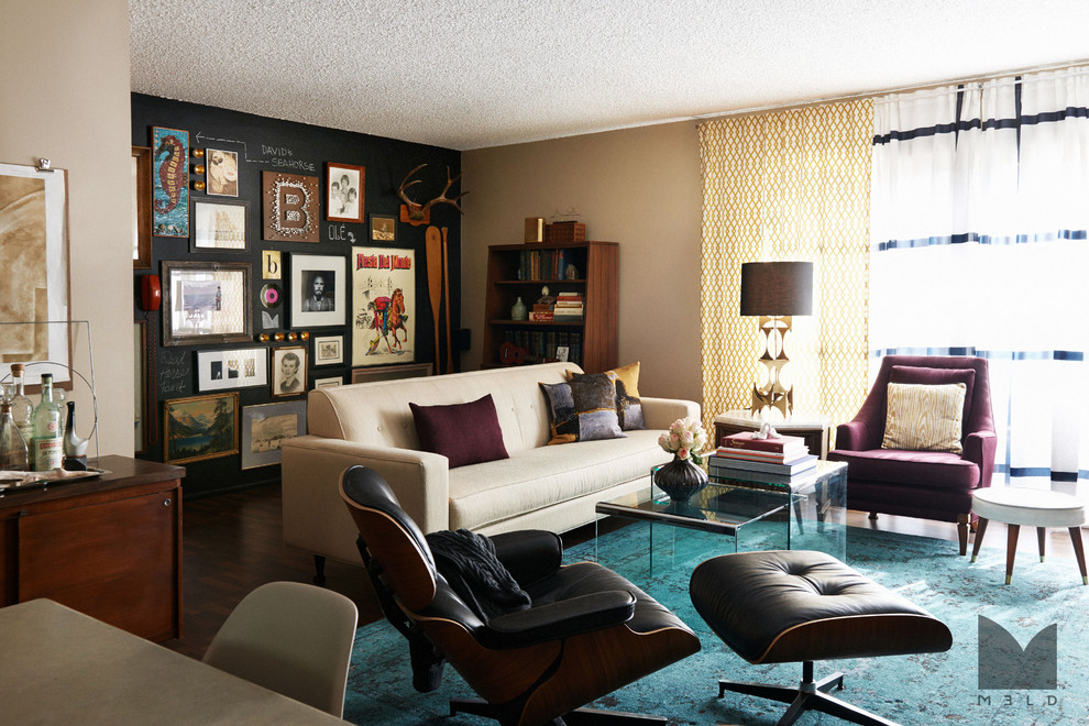 Großes, Repräsentatives, Fernseherloses, Offenes Eklektisches Wohnzimmer ohne Kamin mit beiger Wandfarbe und dunklem Holzboden in Salt Lake City