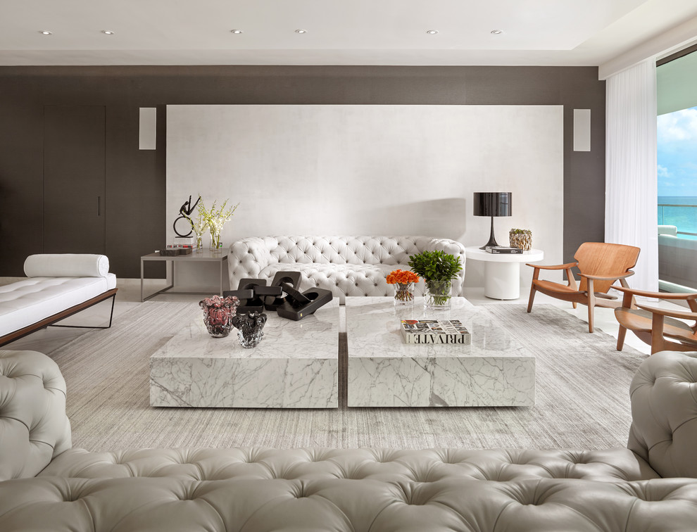 Immagine di un grande soggiorno minimalista aperto con sala formale e nessuna TV