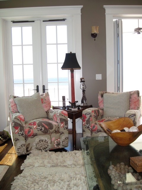 Beach style living room photo in Tampa