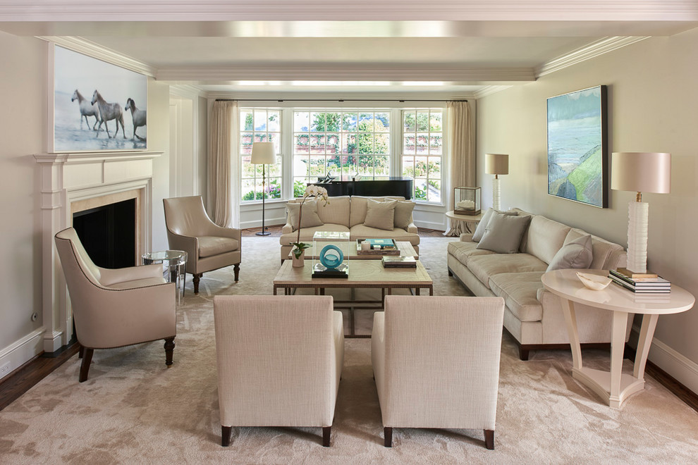 Immagine di un soggiorno chic con sala formale, pareti beige, parquet scuro, camino classico e pavimento marrone
