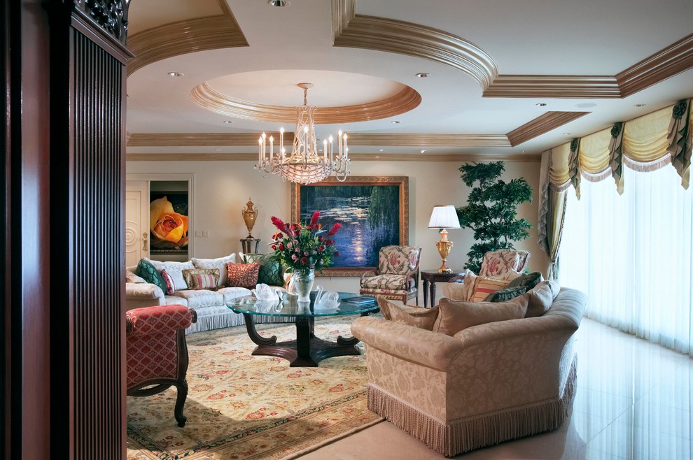 Example of a classic living room design in Miami