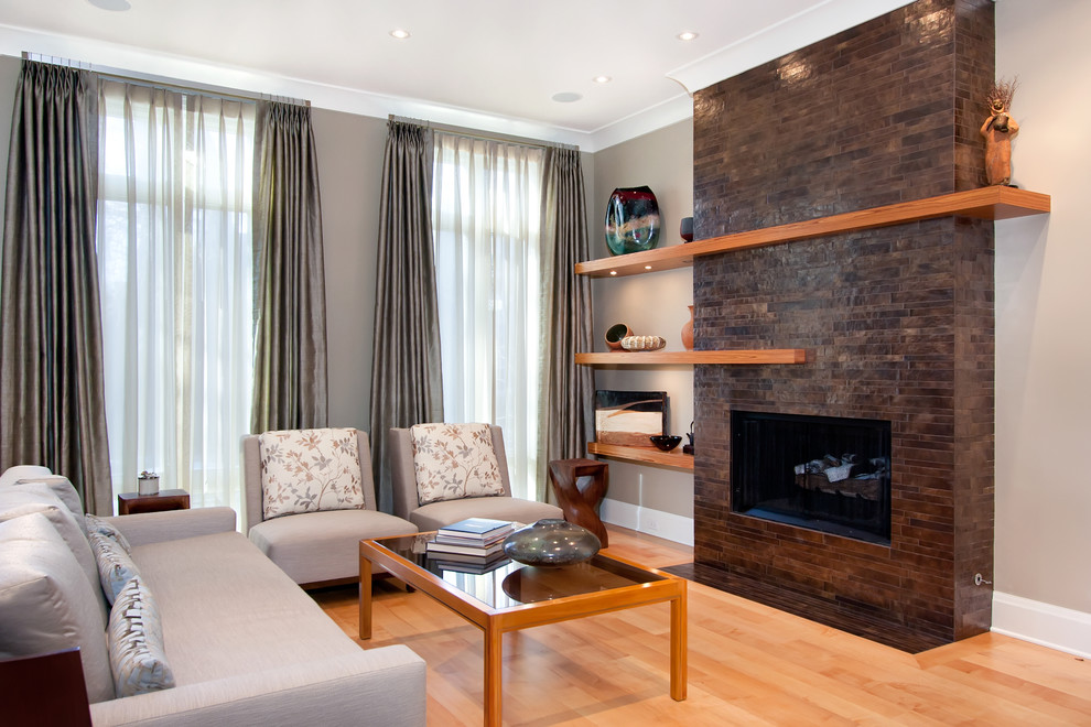 Источник вдохновения для домашнего уюта: гостиная комната среднего размера в современном стиле с бежевыми стенами