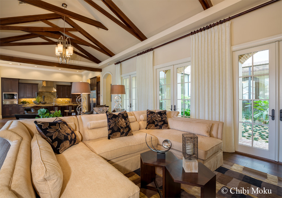 Trendy living room photo in Orlando