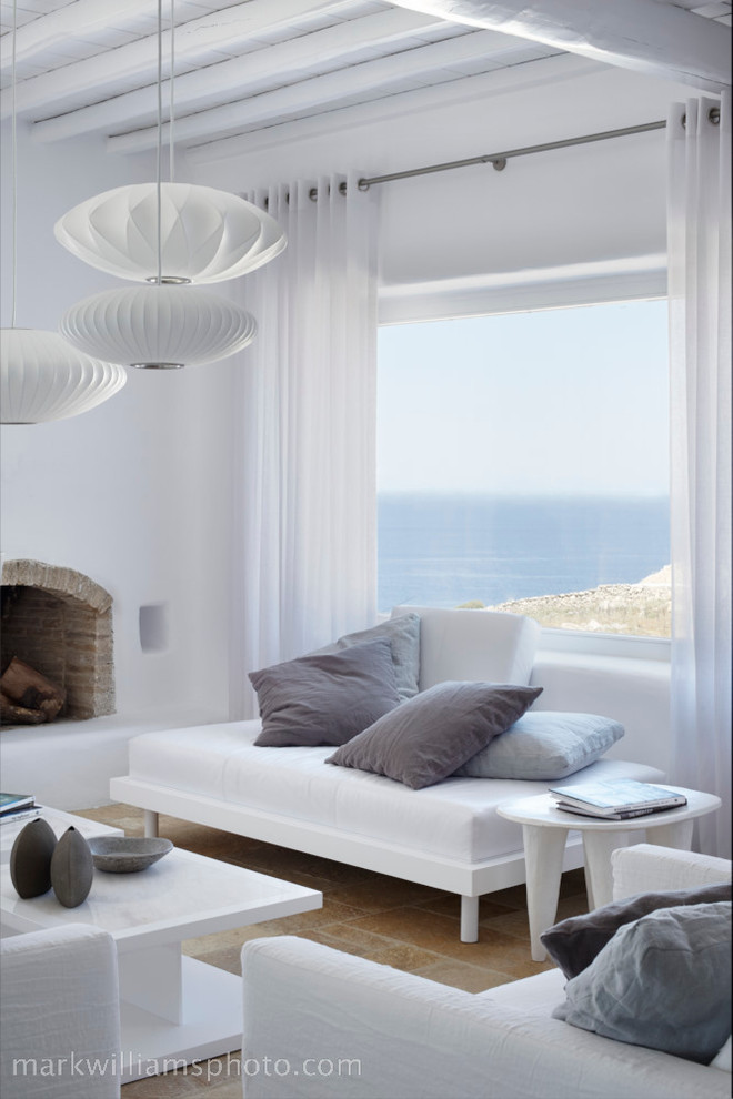 Стильный дизайн: гостиная комната в морском стиле - последний тренд