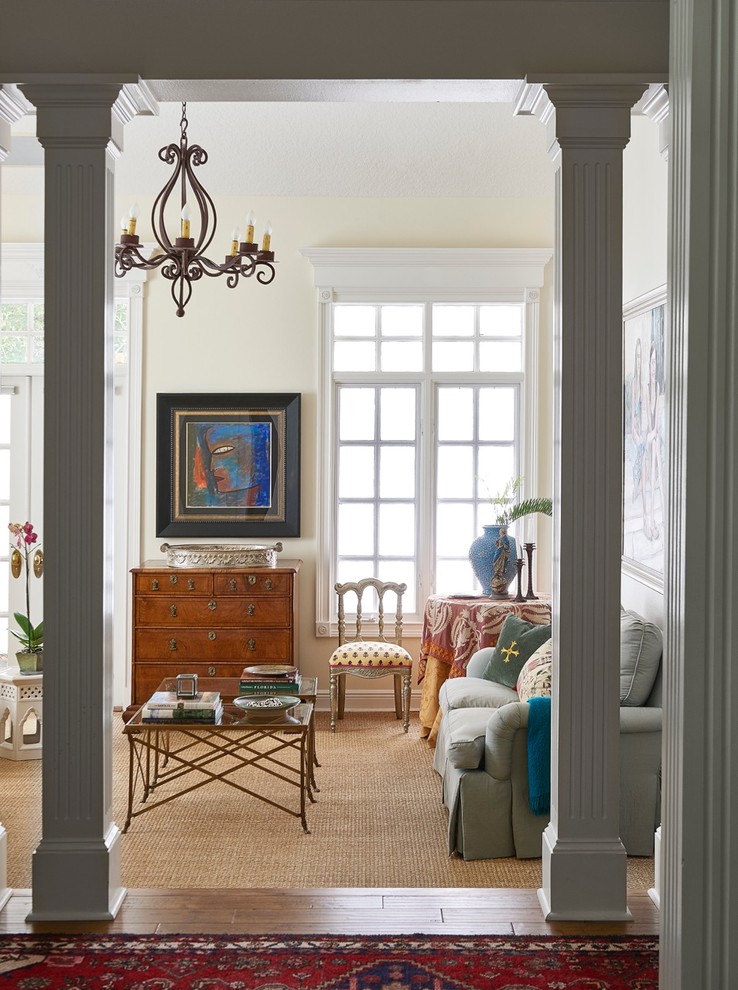 Imagen de salón para visitas cerrado bohemio de tamaño medio sin chimenea y televisor con paredes blancas y moqueta
