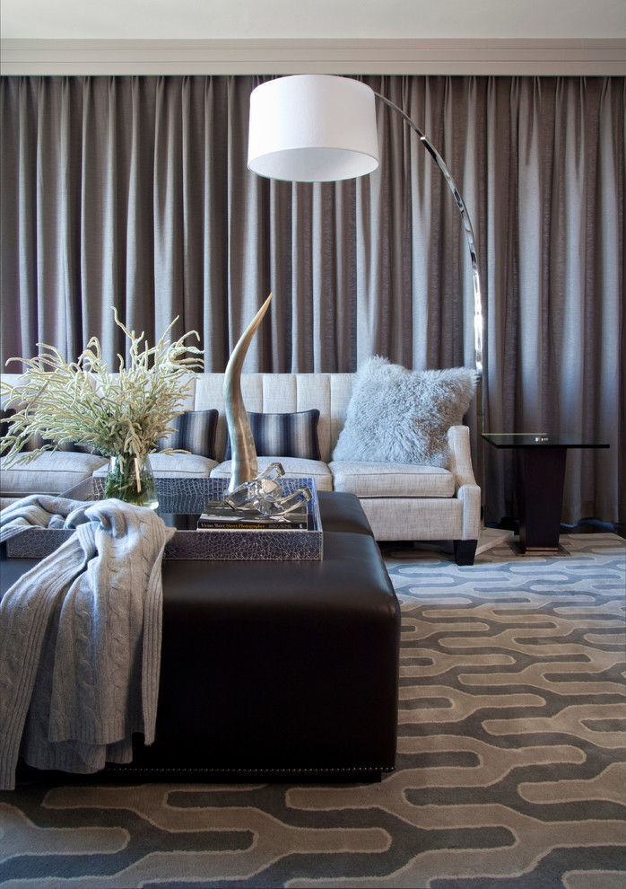Mittelgroßes, Repräsentatives, Abgetrenntes Eklektisches Wohnzimmer mit grauer Wandfarbe, Teppichboden und beigem Boden in Atlanta