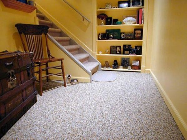 Immagine di un soggiorno american style di medie dimensioni con pavimento con piastrelle in ceramica