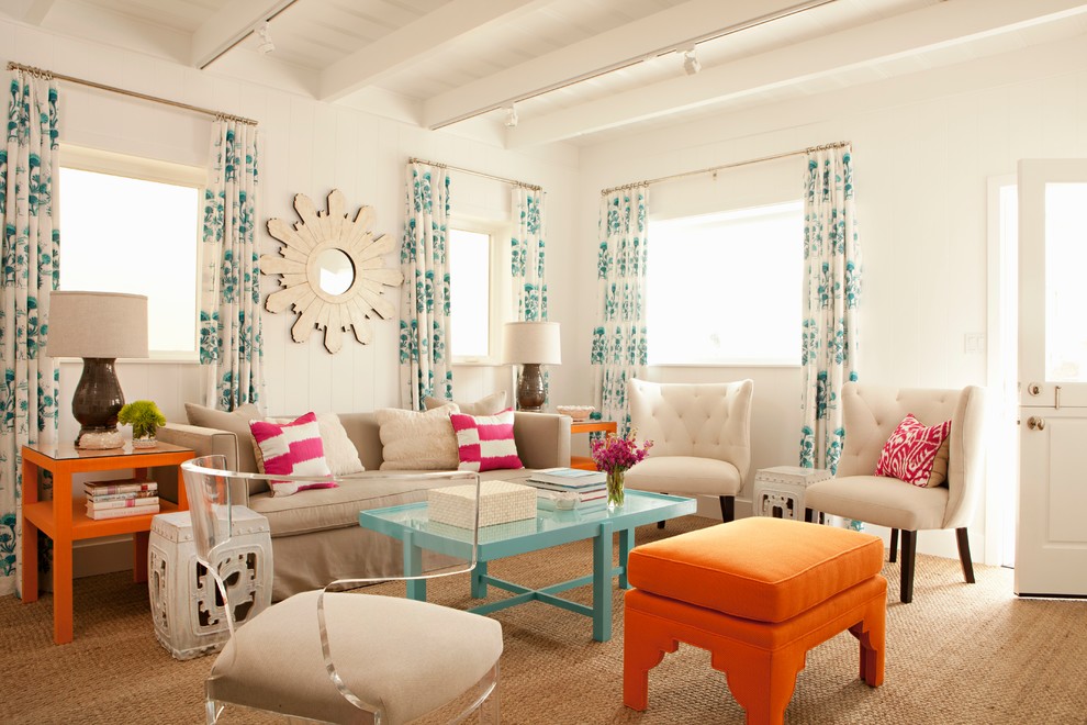 Стильный дизайн: открытая, парадная гостиная комната среднего размера в морском стиле с белыми стенами, ковровым покрытием и коричневым полом без камина, телевизора - последний тренд