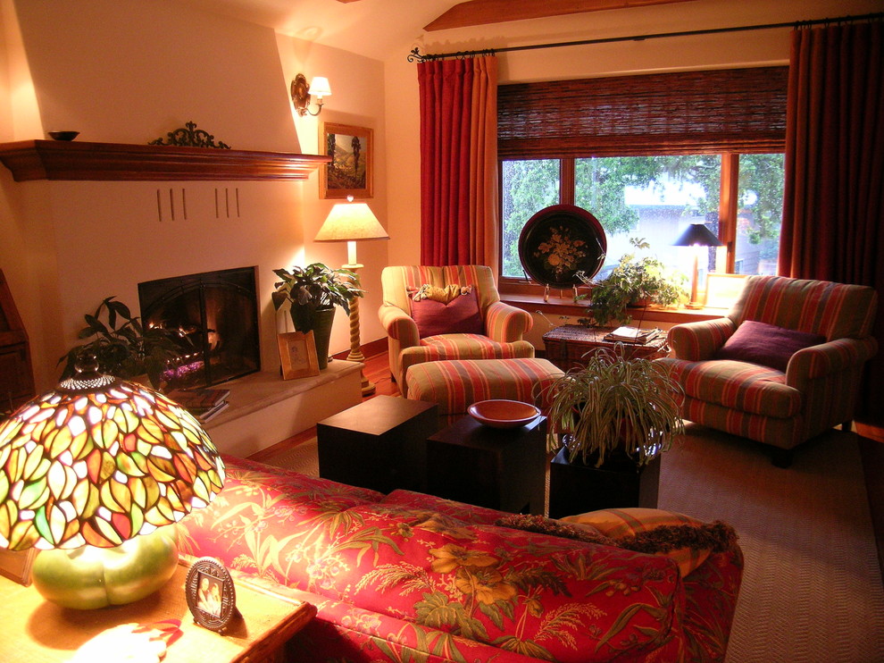 Идея дизайна: гостиная комната в классическом стиле