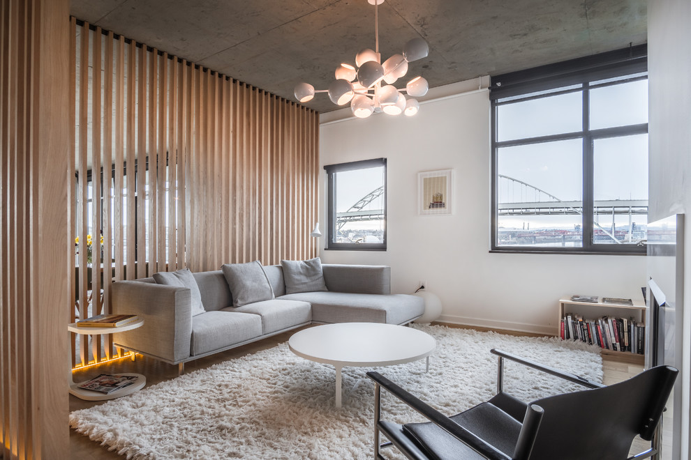 Идея дизайна: парадная, изолированная гостиная комната в стиле модернизм с белыми стенами и бежевым полом