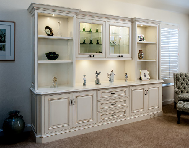 Painted and Glazed Display Cabinet - Traditional - Living Room - San  Francisco - by EXPERT WOODWORKING | Houzz IE
