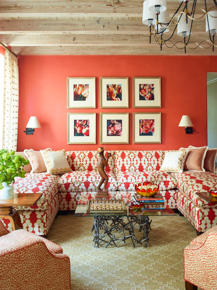 Immagine di un soggiorno stile marinaro con sala formale e pareti arancioni