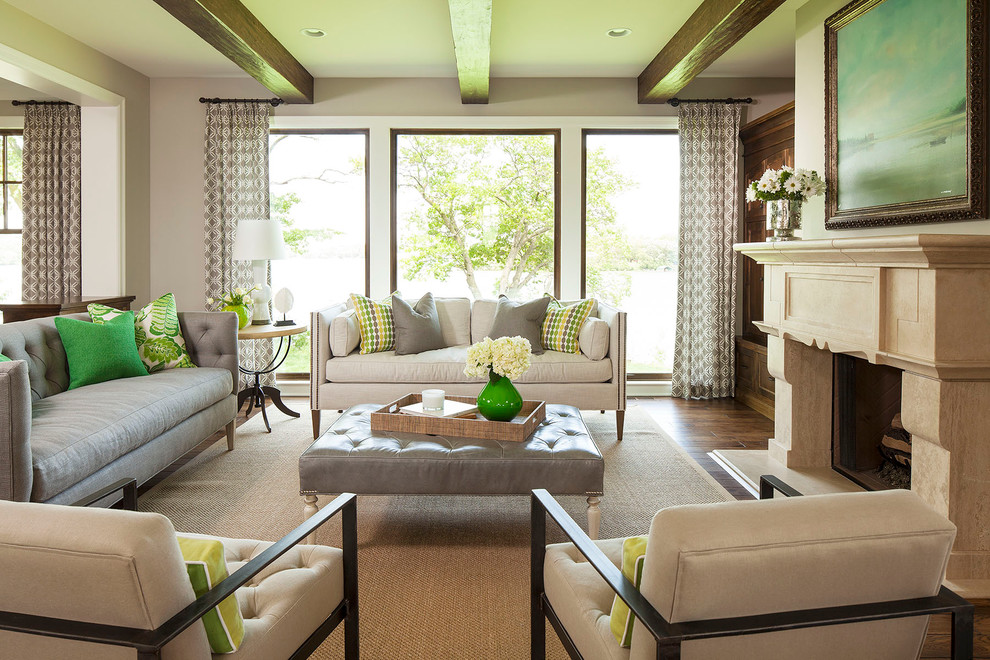 This is an example of a traditional living room in Minneapolis with feature lighting.