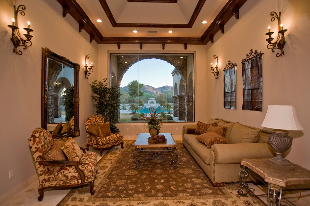 Photo of a traditional living room in Phoenix.