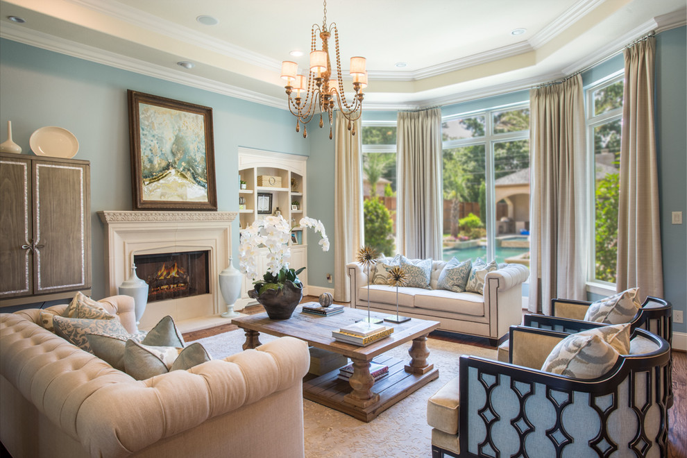 PARK CITIES SUBURBAN Transitional Living Room Dallas by Karyn