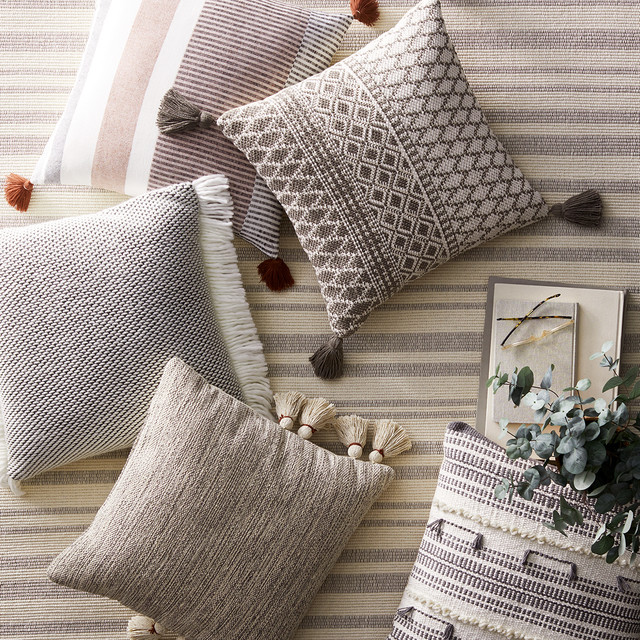 Hearth and outlet home pillows