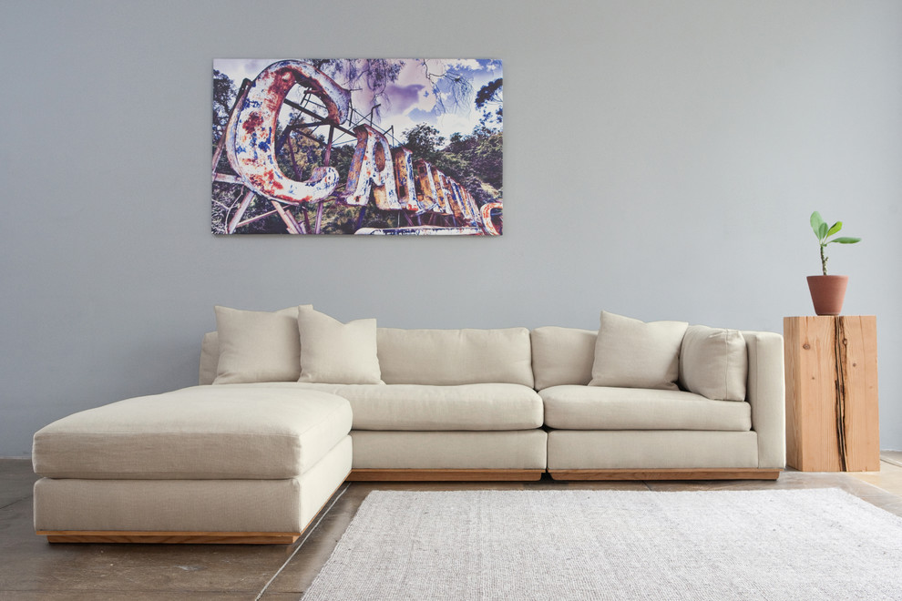 Ispirazione per un soggiorno moderno di medie dimensioni con pareti grigie e moquette