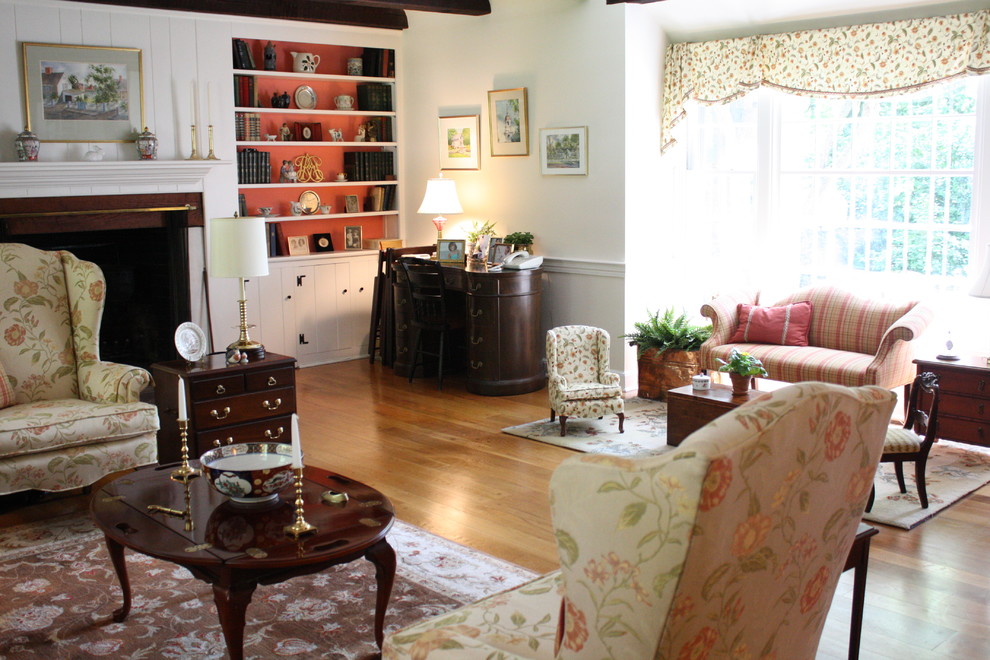 This is an example of a farmhouse living room in Philadelphia.