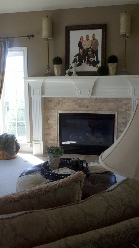 Elegant living room photo in Milwaukee