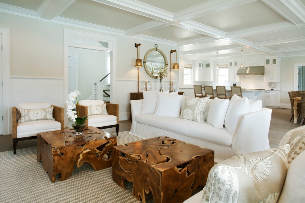 Immagine di un soggiorno stile marino aperto con sala formale e pareti beige