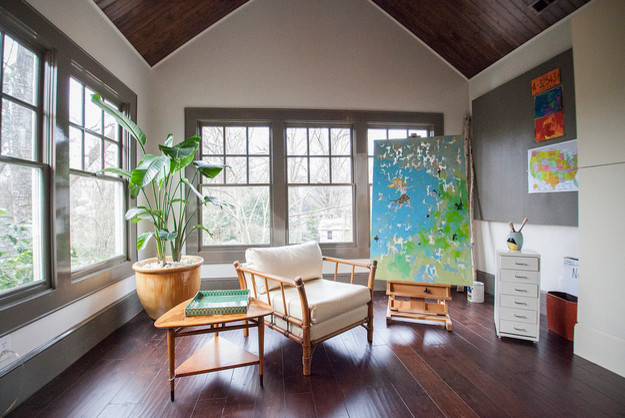 This is an example of an eclectic living room in Charlotte.