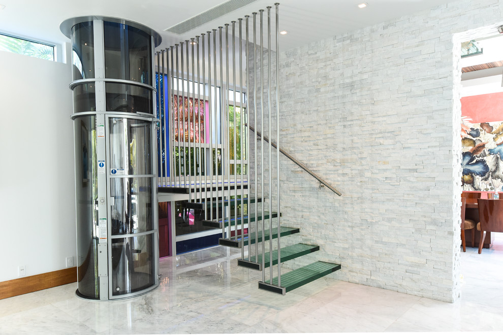 Staircase - modern staircase idea in Miami