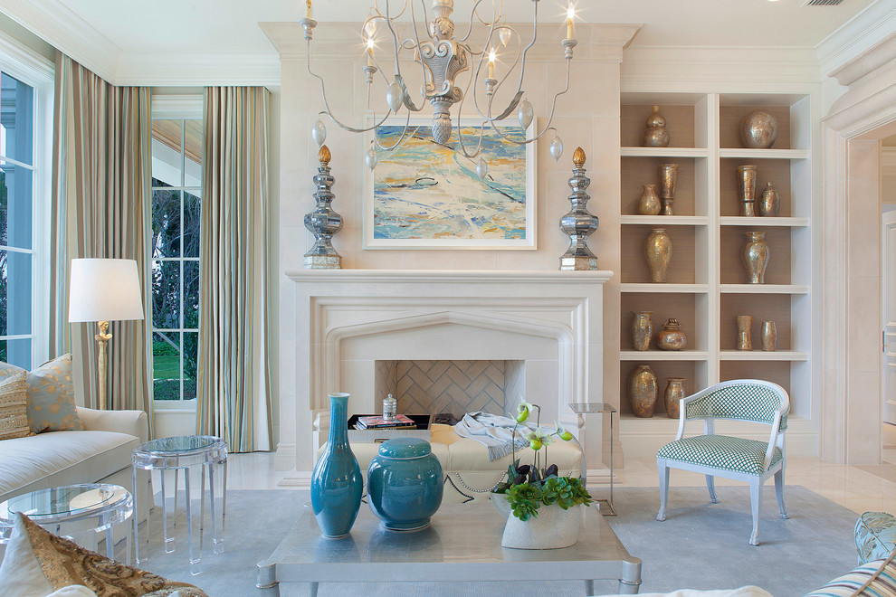 Свежая идея для дизайна: гостиная комната в классическом стиле с белыми стенами - отличное фото интерьера