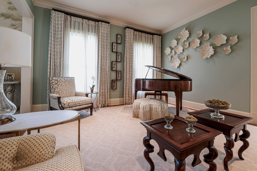Idee per un soggiorno classico con sala formale, pareti blu e pavimento in legno massello medio