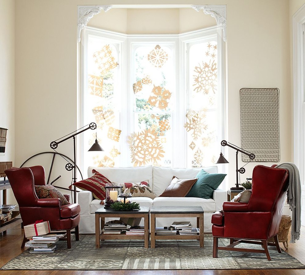 Example of a transitional living room design in Sacramento