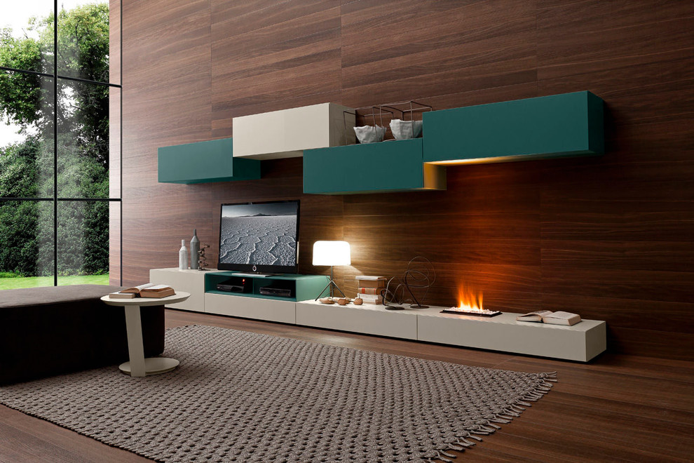 Esempio di un grande soggiorno contemporaneo aperto con sala formale, pareti marroni, parquet scuro, TV autoportante e pavimento marrone