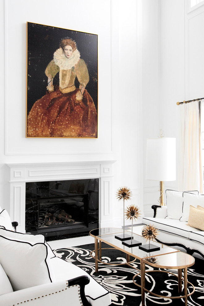 Großes, Repräsentatives, Fernseherloses, Abgetrenntes Modernes Wohnzimmer mit weißer Wandfarbe, Keramikboden, Kamin und Kaminumrandung aus Holz in Toronto