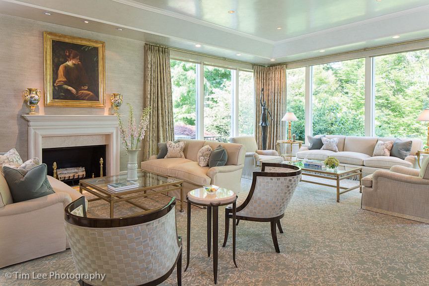 Example of a transitional living room design in New York