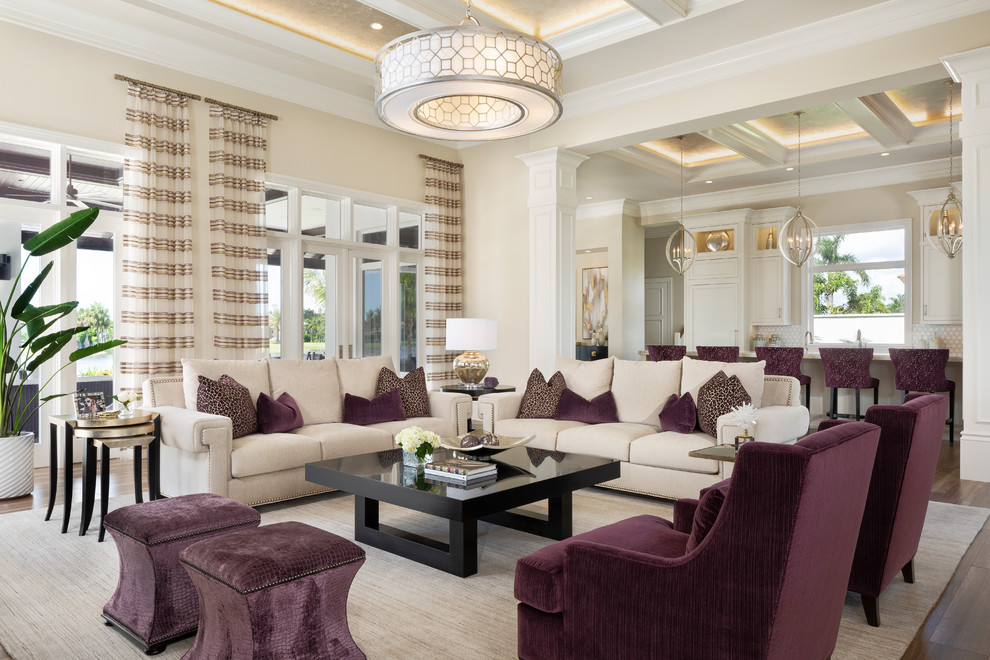Immagine di un grande soggiorno contemporaneo aperto con pareti beige, parquet scuro e pavimento marrone