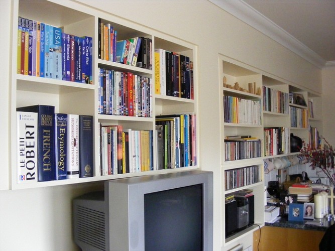 Rachel Bookshelves Eclectic Living Room London by Exploit