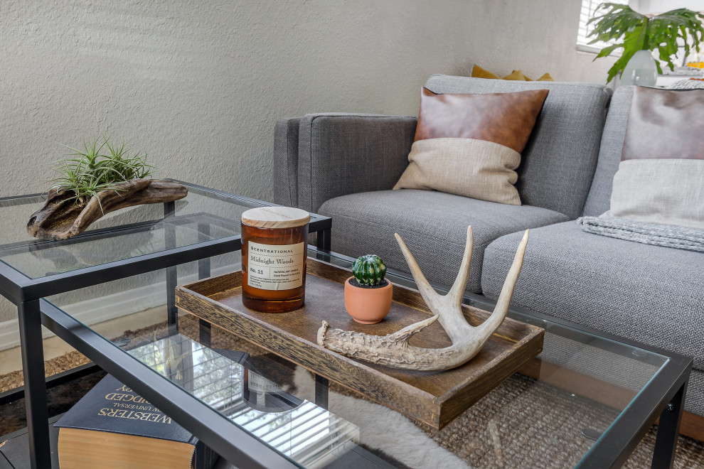 Idee per un piccolo soggiorno moderno aperto con pareti grigie, pavimento con piastrelle in ceramica e pavimento beige