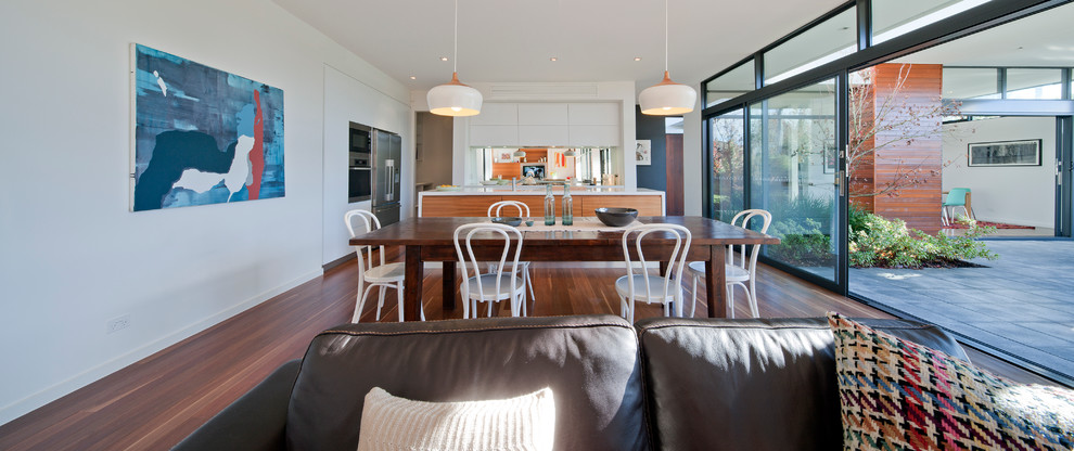 Inspiration for a contemporary living room remodel in Canberra - Queanbeyan