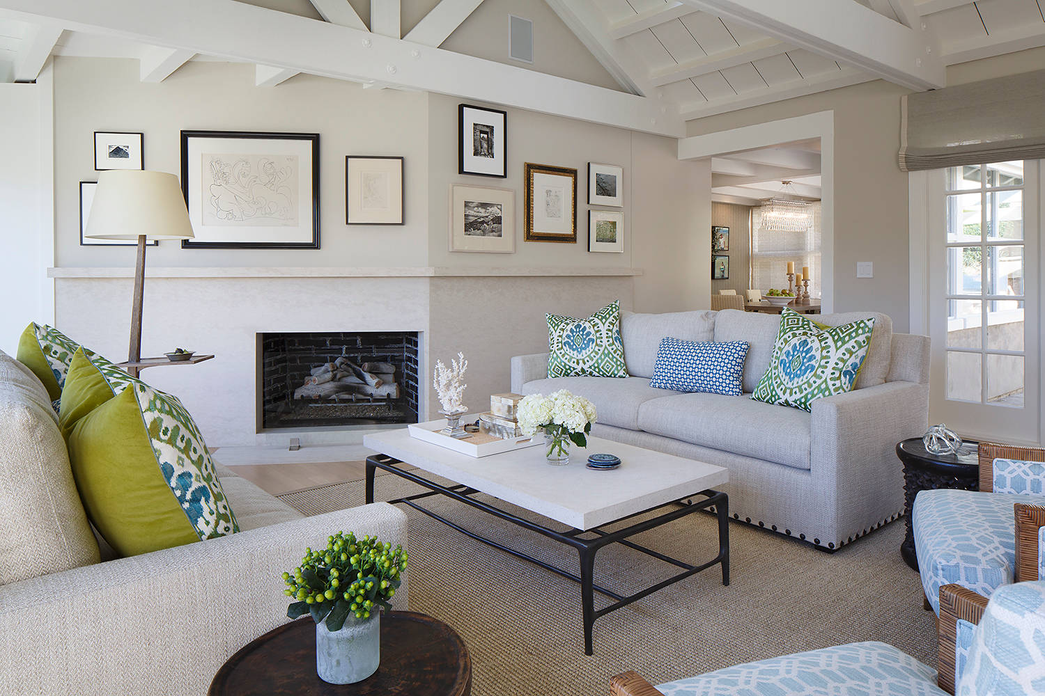 Lumbar Pillow On Sofa Photos Ideas Houzz
