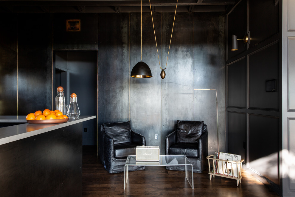 Idee per un grande angolo bar contemporaneo con pavimento in legno massello medio e pavimento marrone