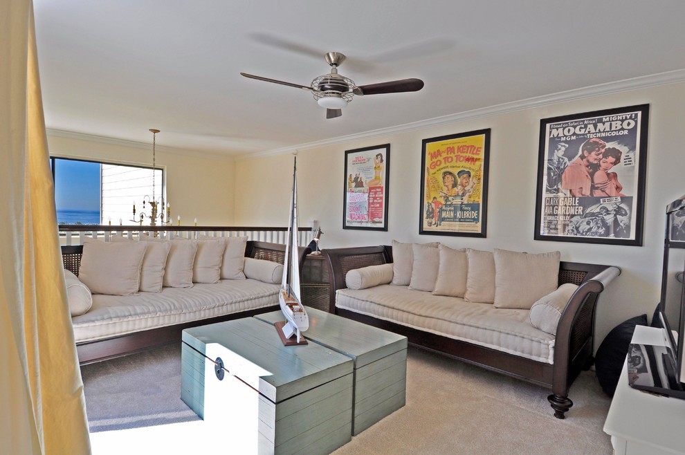 Maritimes Wohnzimmer in Los Angeles