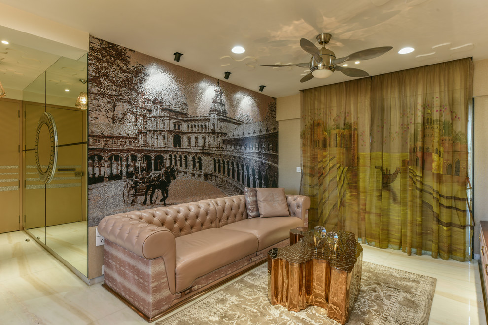Living room photo in Mumbai